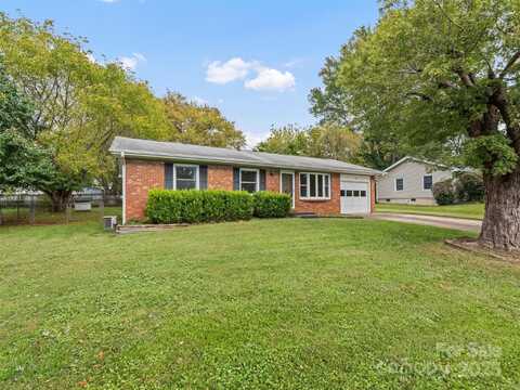 14 Fieldcrest Road, Arden, NC 28704