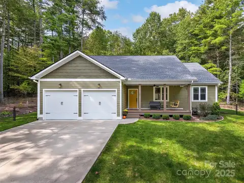 289 Thomas Road, Hendersonville, NC 28739