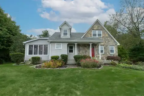7 Carolyn Court, North Haven, CT 06473