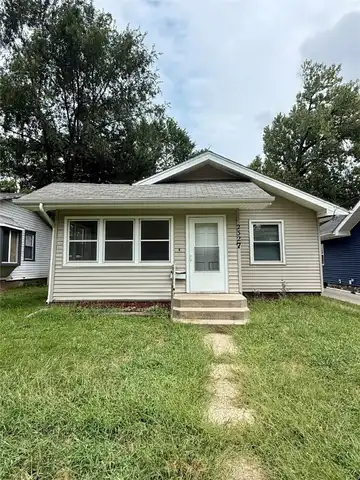 2327 Amherst Street, Des Moines, IA 50313