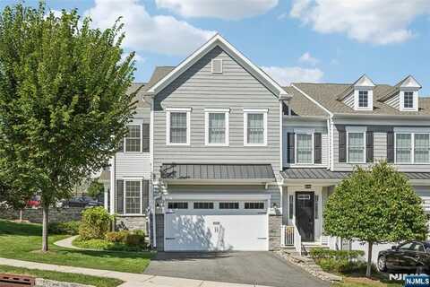 36 Hickory Court, Cedar Grove, NJ 07009