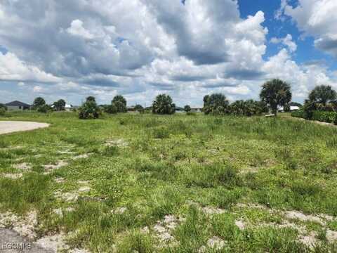 Saturn Court, Labelle, FL 33935