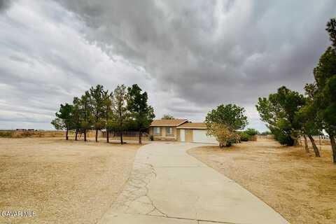 5830 Holiday, Rosamond, CA 93560
