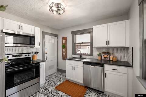 4721 S 14th Street, Omaha, NE 68107