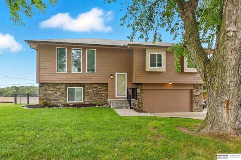 360 Platteview Drive, Springfield, NE 68059