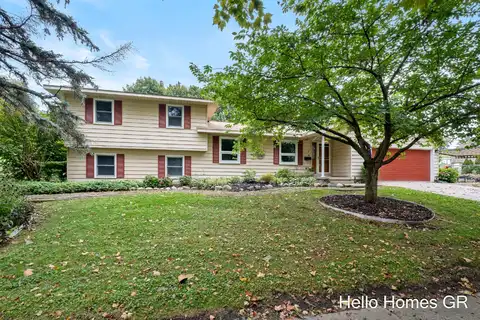2480 Lafayette Avenue NE, Grand Rapids, MI 49505