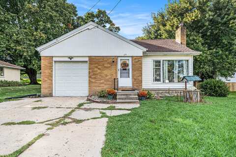 29 S Kent Street NW, Kent City, MI 49330