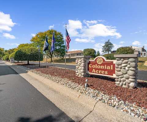 61119 Heritage Boulevard, South Lyon, MI 48178