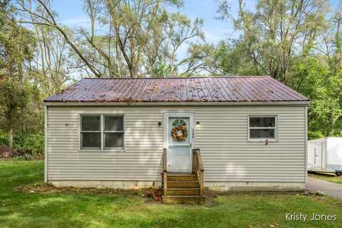 1179 102nd Avenue, Plainwell, MI 49080