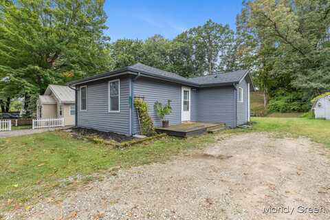 16585 Oakum Drive NE, Sand Lake, MI 49343