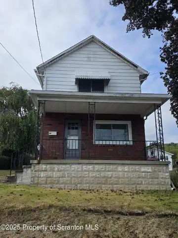 1009 Carmalt Street, Dickson City, PA 18519