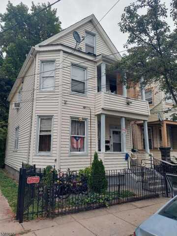 35 Harrison Pl, Clifton, NJ 07011