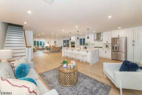 409 Washington St, Carlstadt Boro, NJ 07072
