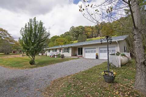 7394 Crag Rd, Meadow Bridge, WV 25976