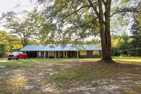365 John Amacker Rd., Carriere, MS 39426