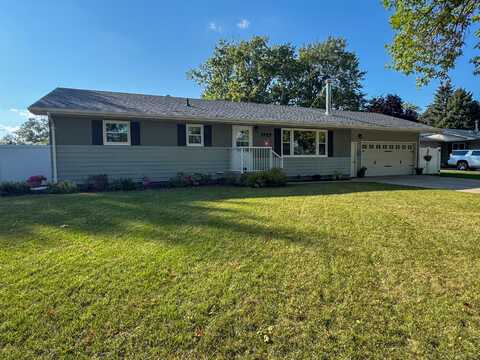 1727 Indiana Ave SE, Huron, SD 57350