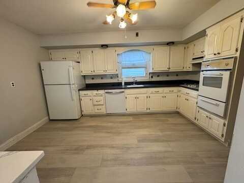 734 KENNEDY BLVD, Bayonne, NJ 07002