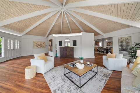 171 Waokanaka Place, Honolulu, HI 96817