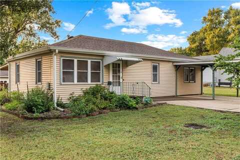 1405 N Cedar Street, Nevada, MO 64772