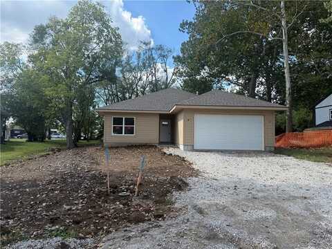 313 1/2 Clearview Drive, Pleasant Hill, MO 64080
