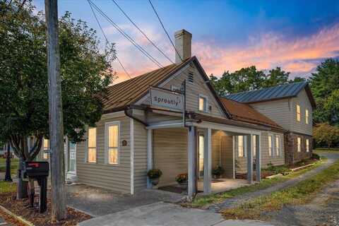 9299 N CONGRESS ST, NEW MARKET, VA 22844