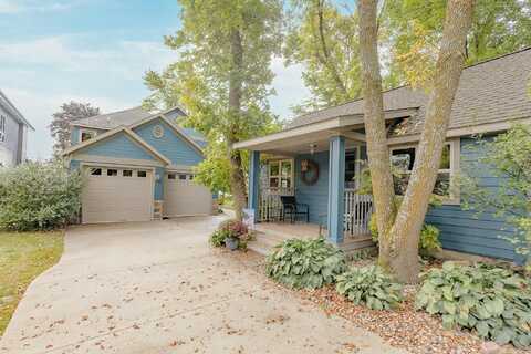 2212 Manhattan Boulevard, Wahpeton, IA 51351