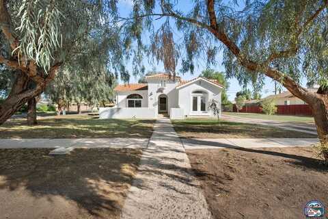 492 Sandalwood Dr, El Centro, CA 92243