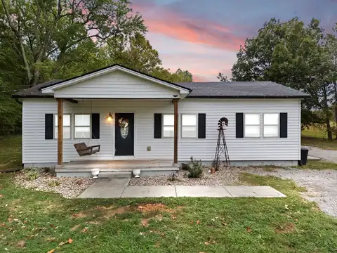 637 College Hill Road, Waco, KY 40385
