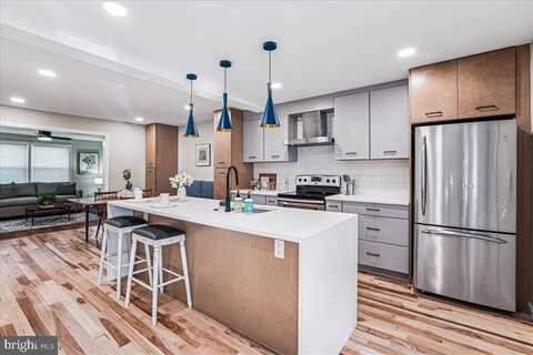 2C PLATEAU PL, GREENBELT, MD 20770