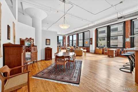 1010 Saint Charles Street, Saint Louis, MO 63101