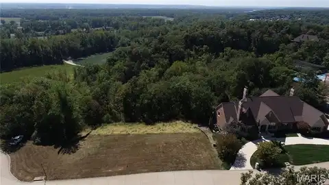64 Castle Bluff, Harvester, MO 63304