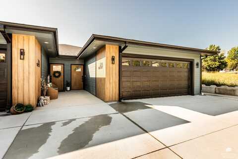 2218 Cinder Court, Junction City, KS 66441