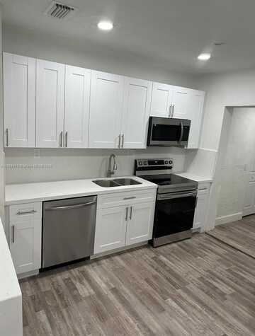 3045 SW 21st St, Miami, FL 33145