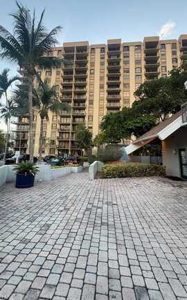 1470 NE 123rd St, North Miami, FL 33161