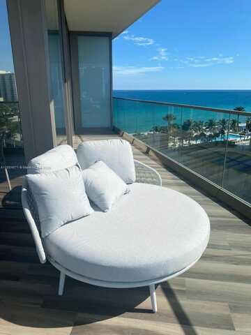 18975 Collins Ave, Sunny Isles Beach, FL 33160