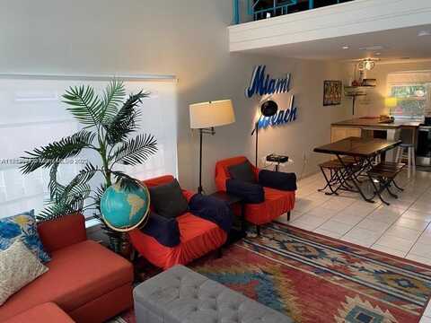 6865 Bay Dr, Miami Beach, FL 33141
