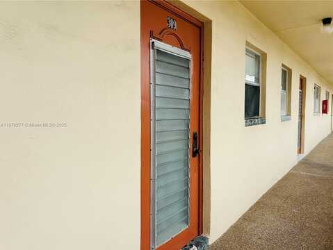 2831 E Sunrise Lakes Dr, Sunrise, FL 33322