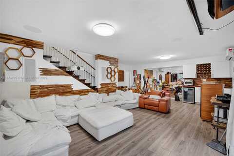 1643 NE 8th Ave, Fort Lauderdale, FL 33305