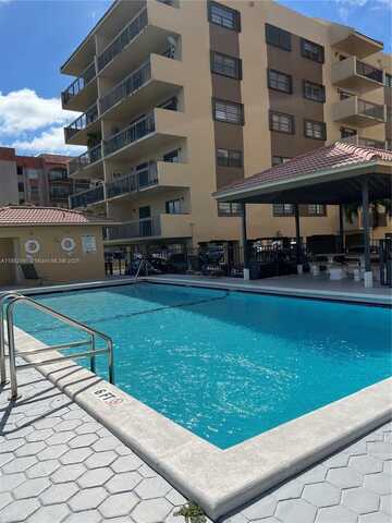 5249 NW 7th St, Miami, FL 33126