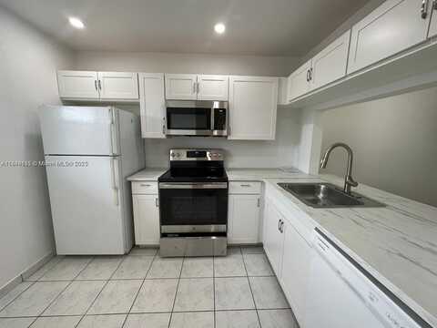 10453 NW 11th St, Pembroke Pines, FL 33026