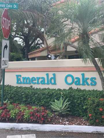 3400 Emerald Oaks Dr, Hollywood, FL 33021