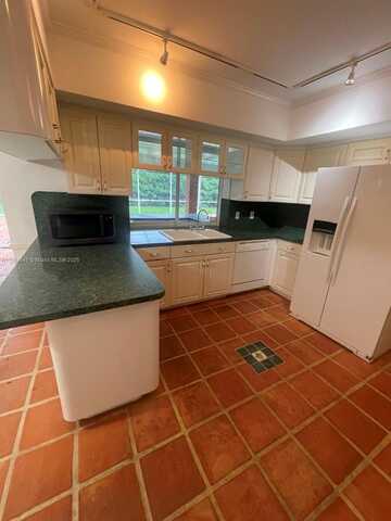 7185 SW 101st St, Pinecrest, FL 33156