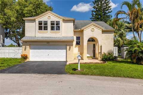 10931 SW 10th Pl, Davie, FL 33324