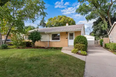 8510 W Arden Pl, Milwaukee, WI 53225