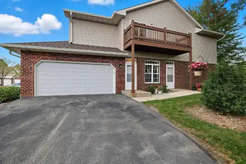 7925 S Scepter Dr, Franklin, WI 53132