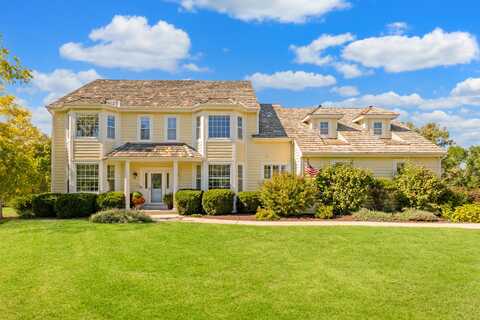 11425 N Carriage Ct, Mequon, WI 53092