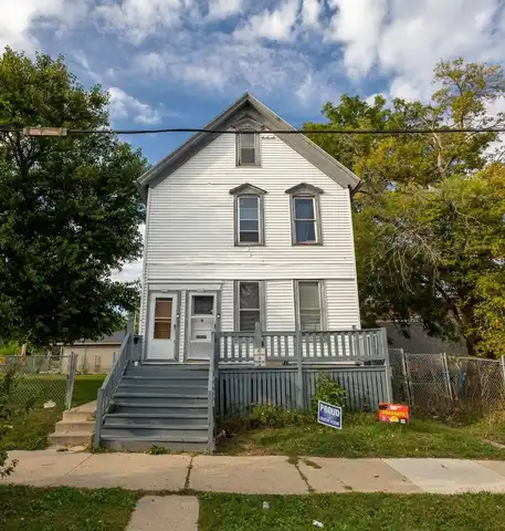 1212 W Vine St, Milwaukee, WI 53205