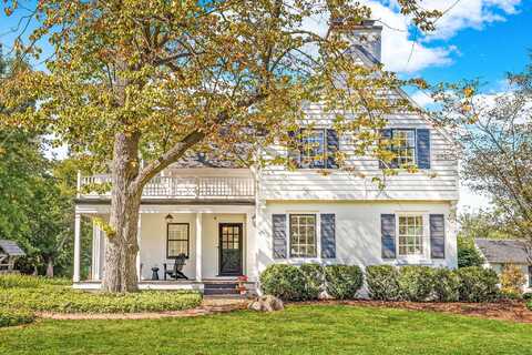 8417 N Lake Dr, Bayside, WI 53217