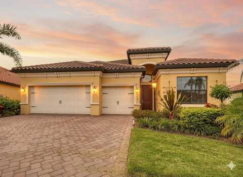 7007 WHITTLEBURY TRAIL, LAKEWOOD RANCH, FL 34202