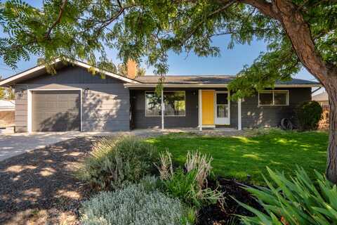 664 SW 35th Street, Redmond, OR 97756
